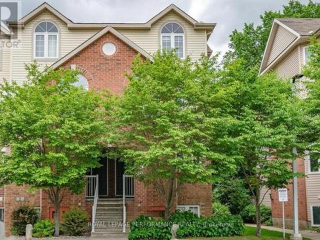 14 111 Steele Park Private, Ottawa, ON, K1J 0J2 townhouse for sale | Listing ID X12241 | Royal LePage