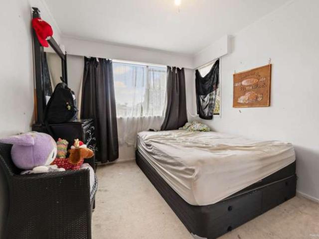 14 & 14A Virgo Place, Glen Eden, Waitakere City