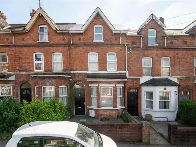 14 Tates Avenue