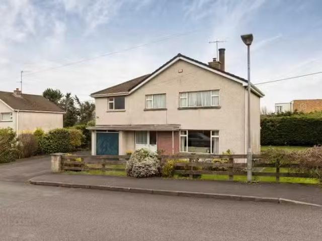 14 Tullyear Avenue