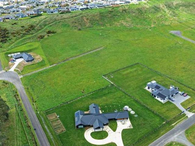 14 Tuscany Way, Fitzherbert, Palmerston North City