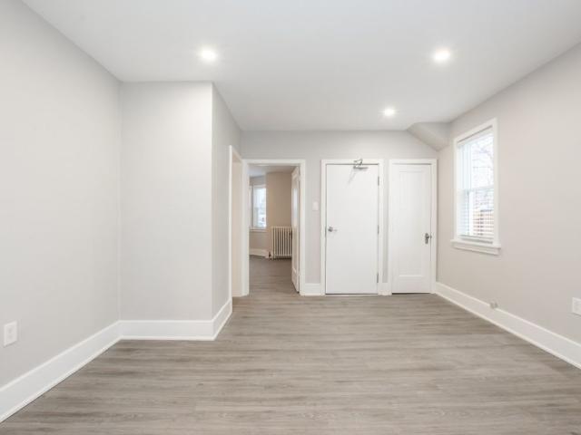 14 Welland Ave, St. Catharines 2 Bedroom Apartment