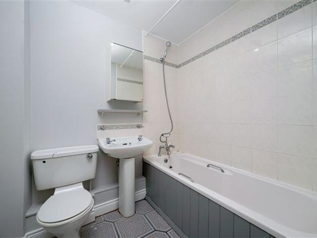 14 Whitehall Square, Perrystown, Dublin 12 Murphy Mullan Estate Agents Goatstown 4941 MyHome. Ie Residential