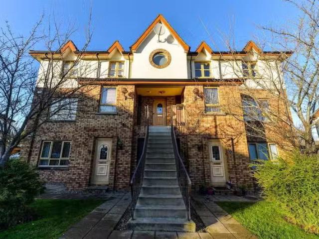 14 Woodrow Gardens