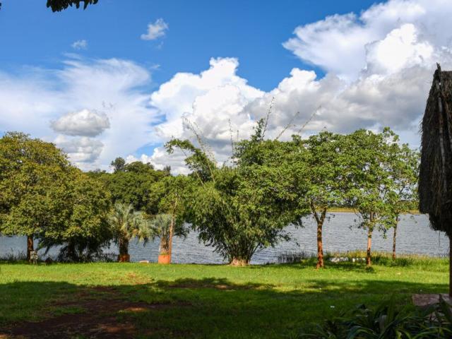 1/4 Acre Waterfront Plots in Oaklands For Sale