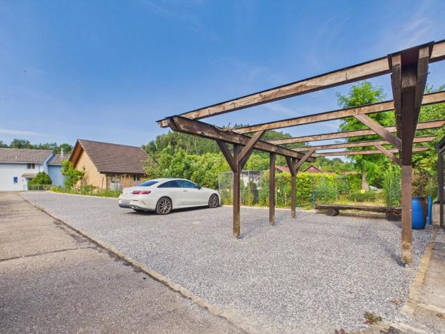 14 Aussenparkplätze an zentraler Lage in Hornussen ab CHF 80. /Monat