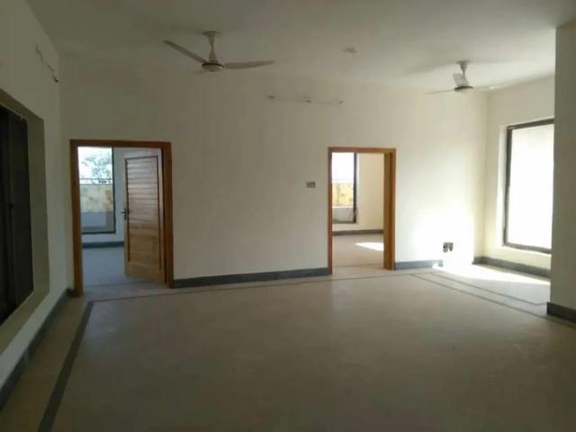 14 Bedroom Double Story Mardan ID 34715