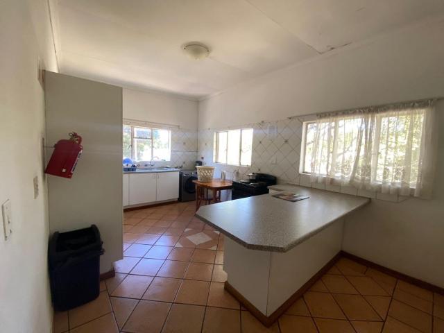 14 Bedroom House For Sale in Menlo Park
