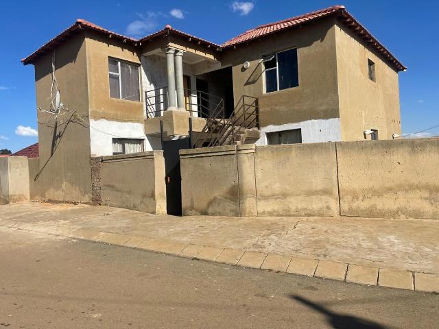 14 Bedroom House For Sale in Devland