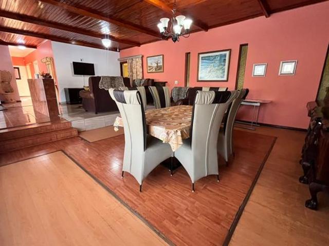 14 Bedroom House in Baysville