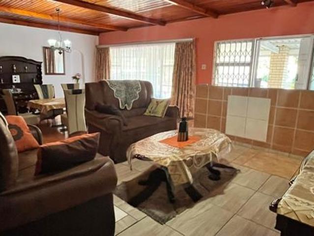 14 Bedroom House in Baysville