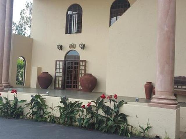 14 Bedroom House in Bryanston