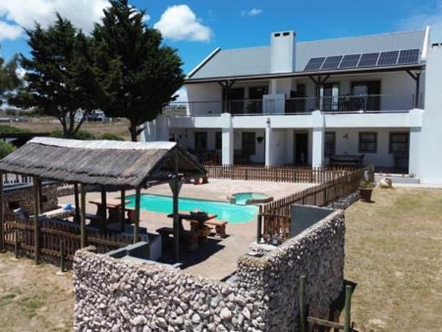 14 Bedroom House in Longacres Country Estate