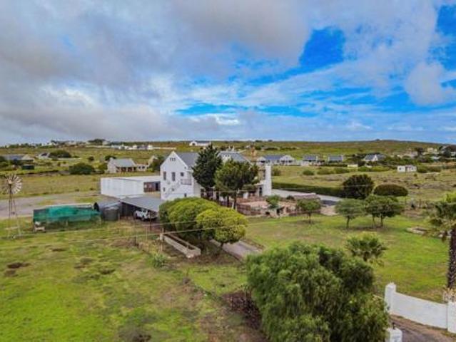 14 Bedroom House in Longacres Country Estate