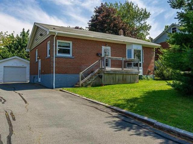 14 Birchfield Crescent, Spryfield, NS, B3R 2E7 house for sale | Listing ID 202617 | Royal LePage