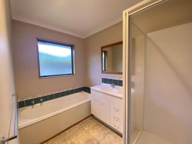 14 Chapel Hill, 2612, Hamilton City