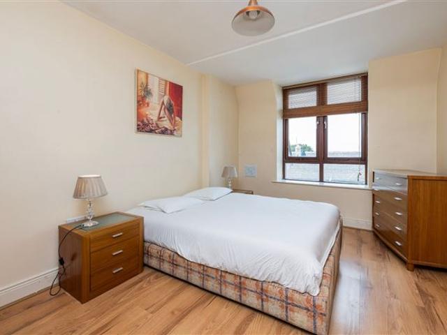279,000 | 14 Chapel Place, Chapel Street, Balbriggan, Co. Dublin DNG McKenna Healy 4996 MyHome. Ie Residential