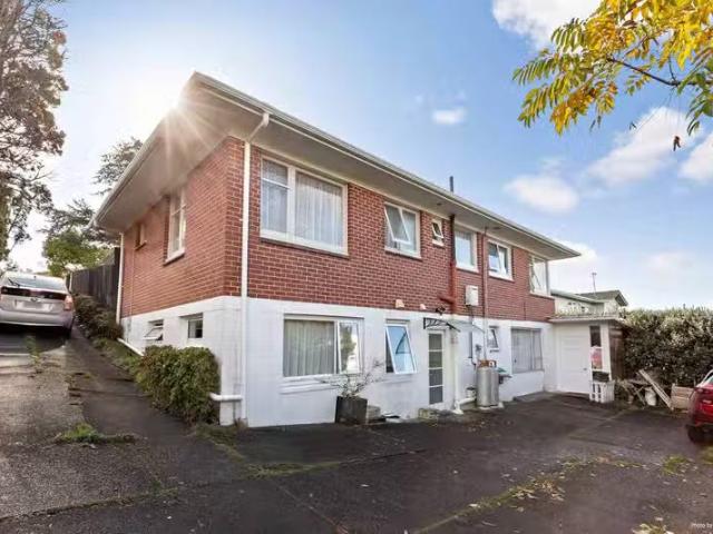 14 Chequers Avenue, Glenfield, North Shore City For Sale