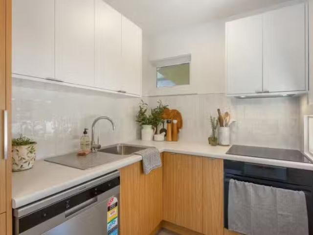 1/4 Claremont Grove, Mount Victoria, Wellington City