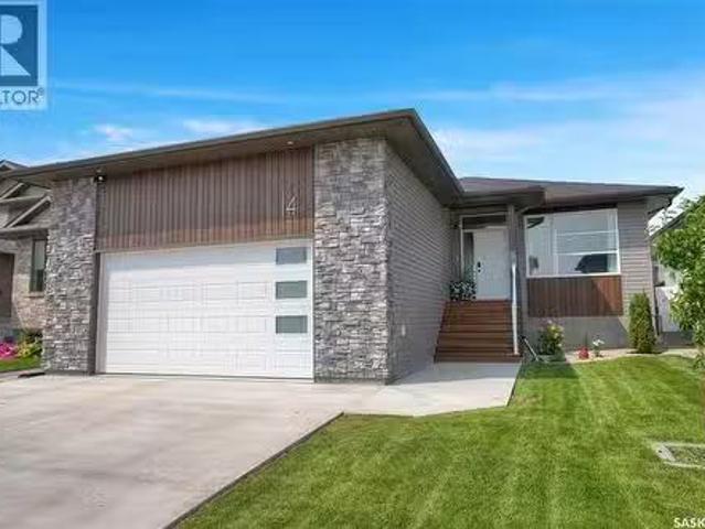 14 Clunie Court, Moose Jaw, SK, S6J 0E3 house for sale List.