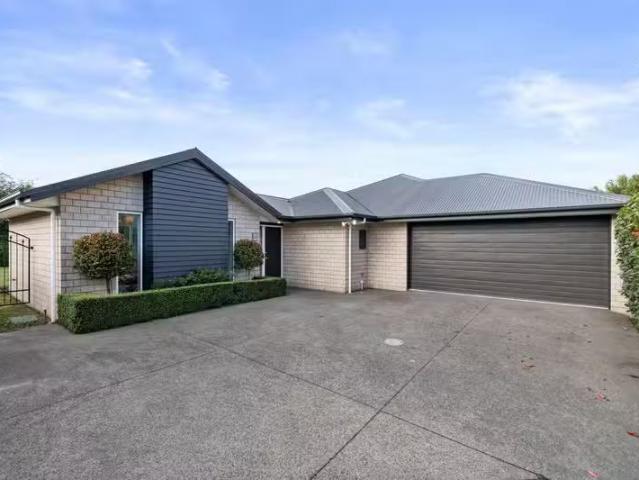 14 Donovan Place, Aidanfield, NZ 8025 House for Sale