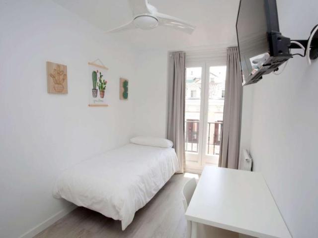14 Dormitorio Apartamentos Madrid Madrid 101849983