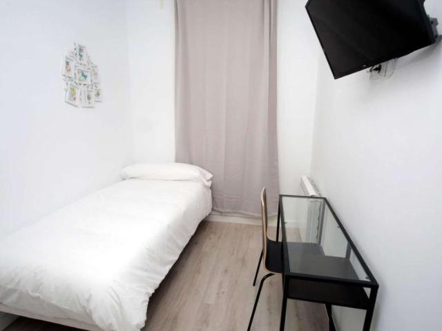 14 Dormitorio Apartamentos Madrid Madrid 101823524