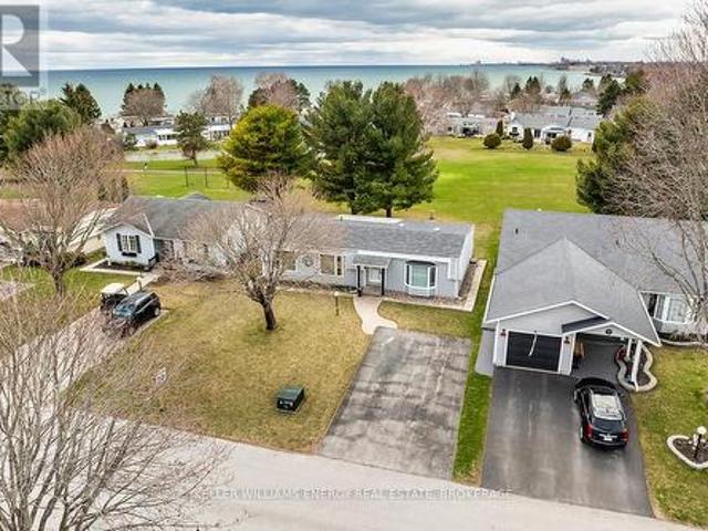 14 Fairway Drive, Clarington Newcastle, ON, L1B 1B3 house for sale | Listing ID E12088 | Royal LePage