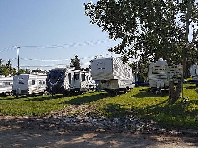 14 Fully Serviced Rv Sites kerrobert, Sk unreserved Auction dec