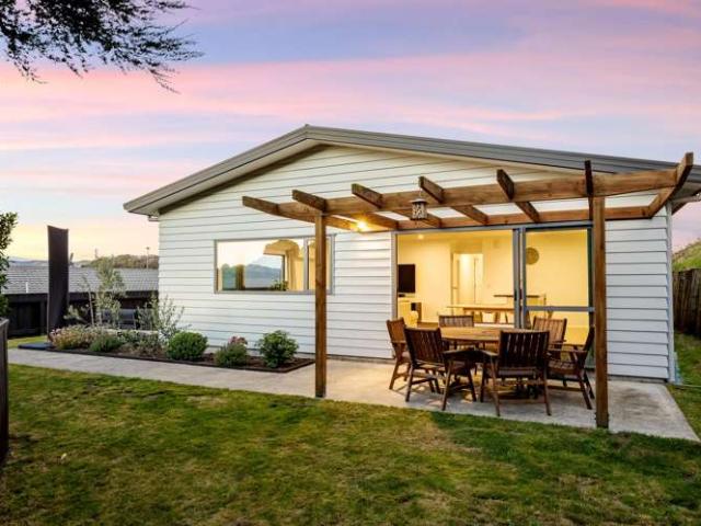14 Gennaker Lane, Whitby, Porirua City