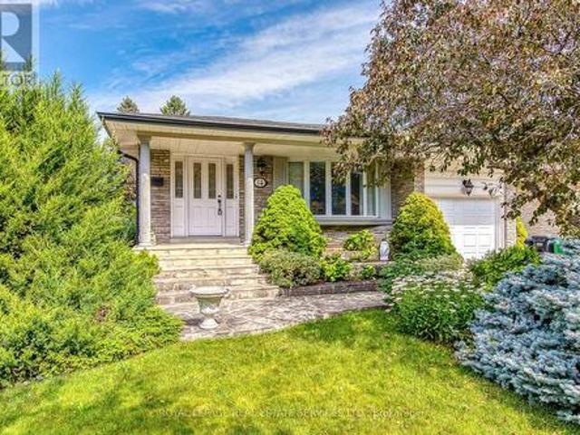 14 Governor Grove Crescent, Brampton, ON, L6Y 1A6 house for sale | Listing ID W13537 | Royal LePage