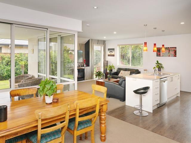14 Hawthorn Mews