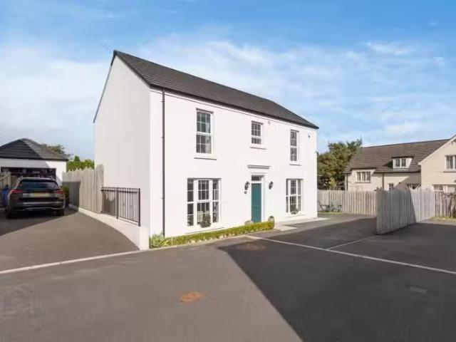 14 Hollymount Hall