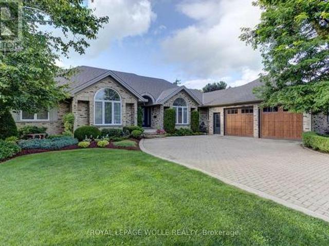 14 James Court, Wellesley, ON, N0B 2M1 Luxury House for sale | Listing ID X12006 | Royal LePage Carriage Trade Luxury Properties