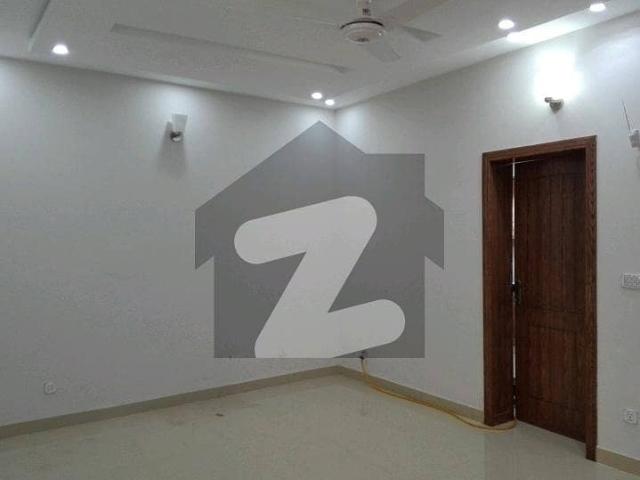 14 Marla Upper Portion In Stunning I 8/4 Is Available For rent