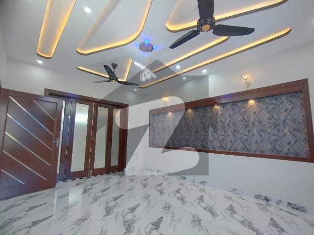 14 Marla Brand New House Available For Rent With 6 Bedrooms Media Town