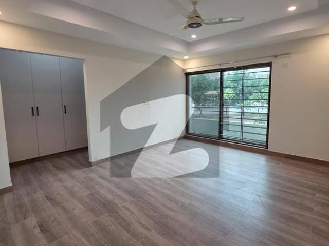 14 Marla Brand New Luxury Apartment For Rent Askari 10