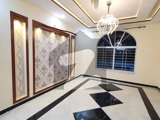 14 Marla Brand New Upper Portion With Servant Quarter All Facilities Available G 13/2