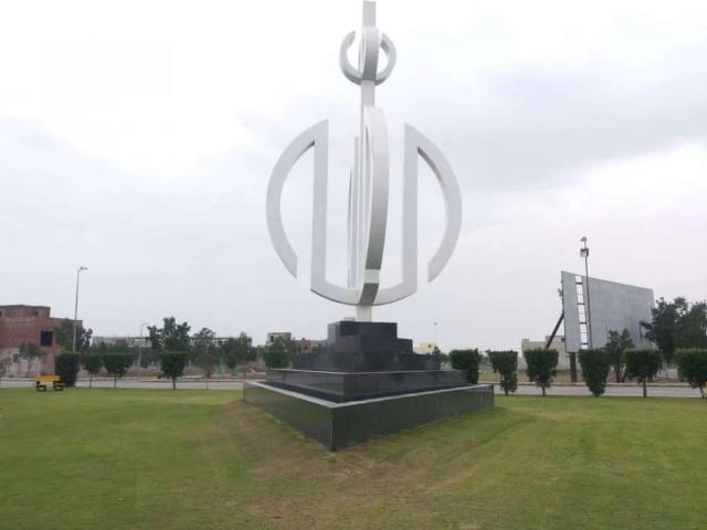 14 marla hot location plot for sale in babar block bahria townlahore lahore bahria town id 32171