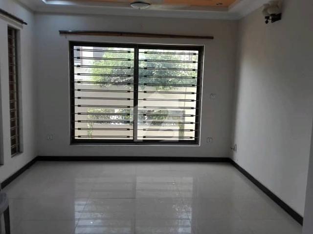 14 Marla House For Sale In I 8