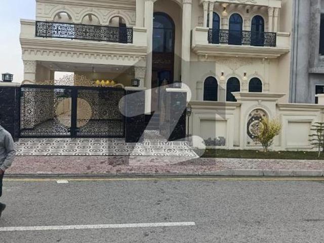 14 Marla Luxury Classical House with Basement for Sale in New Metro City Sarai Alamgir New Metro City Sector 1 Block A
