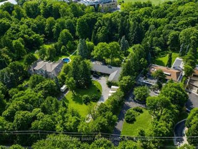 14 Park Lane Circle, Toronto, ON, M3B 1Z7 house for sale | Listing ID C13223 | Royal LePage