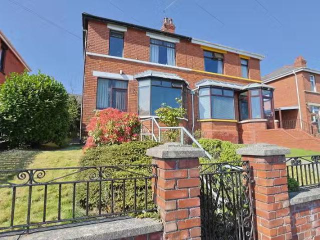14 Parkmount Gardens
