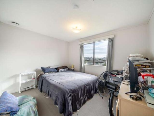 14 Penguin Grove, Waitangirua, Porirua City