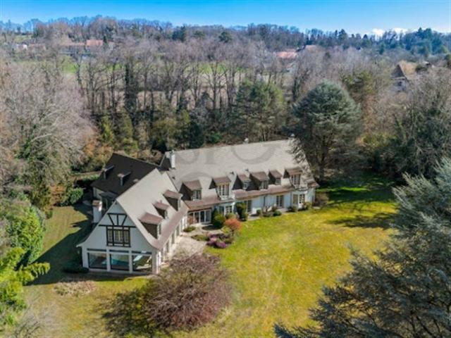 14 Room single house