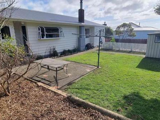 14 Robert Street, Newlands, Wellington City