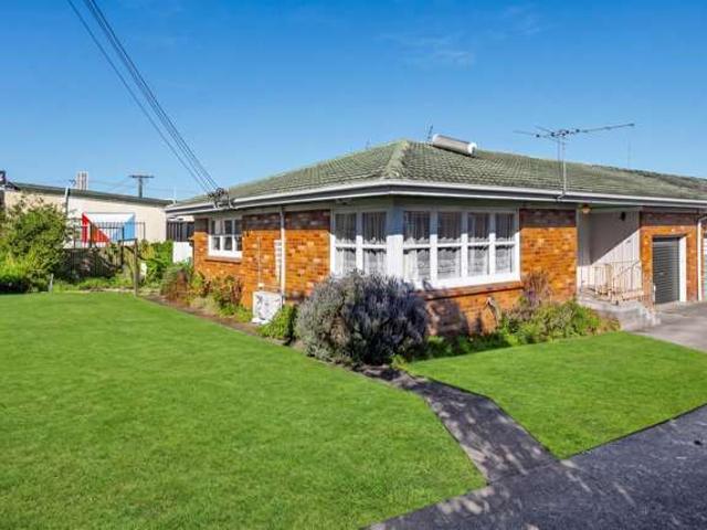1/4 Russell Road, Manurewa, Manukau City