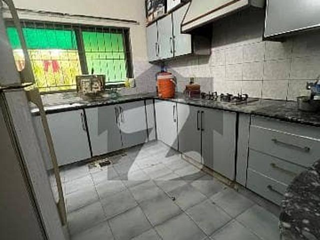 14marla upper portion spret gate dha phase 3