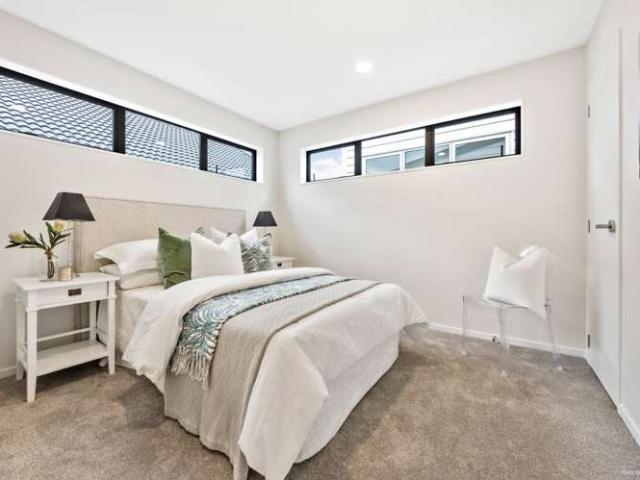 14a Christella Street, Flat Bush, Manukau City