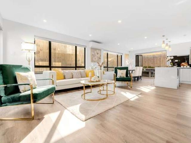 14A Okareka Place, Pakuranga Heights, Manukau City